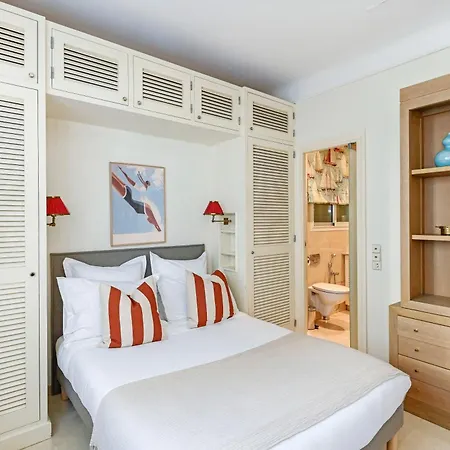 Buckingham & Lloyds -