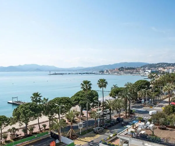 Buckingham & Lloyds - Lejlighed *