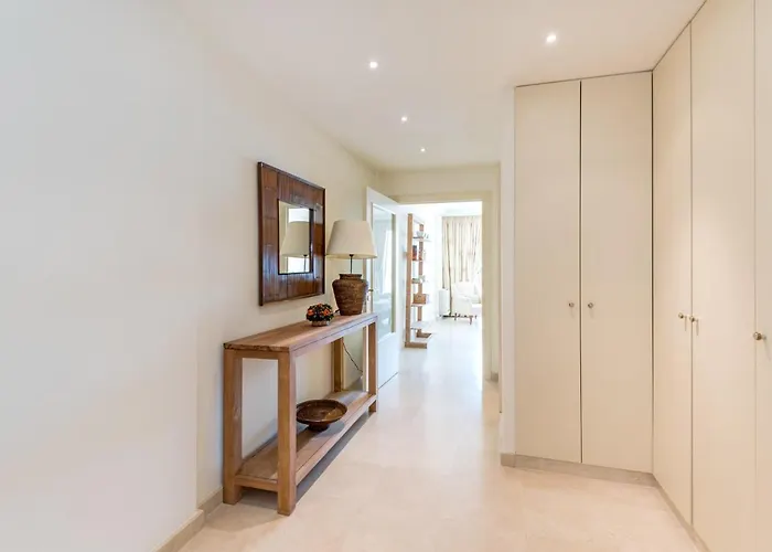 Buckingham & Lloyds - Lejlighed *