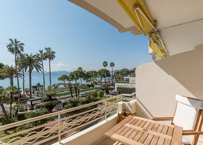 Lejlighed Buckingham & Lloyds - *