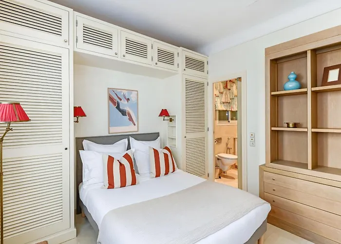 Buckingham & Lloyds -