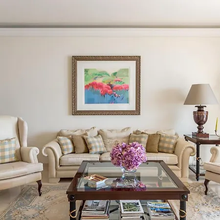 Buckingham & Lloyds - Lägenhet *