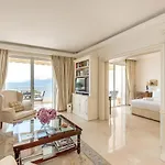 Buckingham & Lloyds - Cannes
