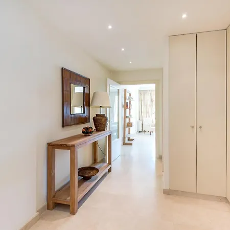 Buckingham & Lloyds - Appartement *