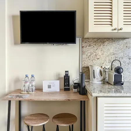 Buckingham & Lloyds - Appartement *