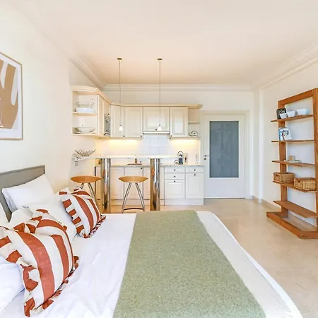 Buckingham & Lloyds - Appartement *