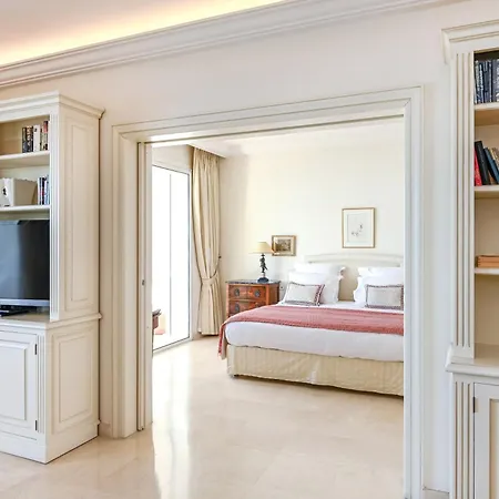 Buckingham & Lloyds -