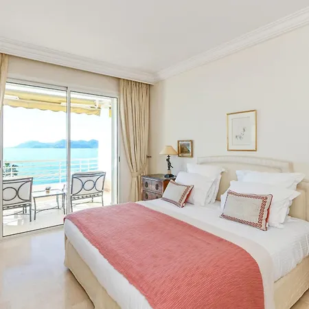 Buckingham & Lloyds - Appartement