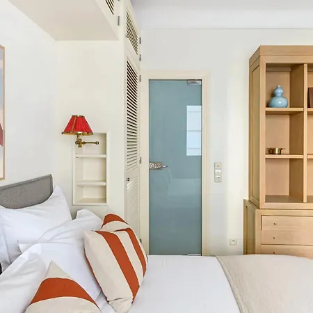 Buckingham & Lloyds - Cannes